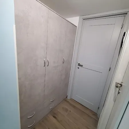 Ashur Apartment Mondello