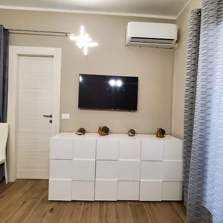 Ashur Apartment