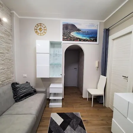 Ashur Apartment Mondello