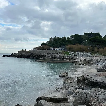 Ashur Apartment Mondello